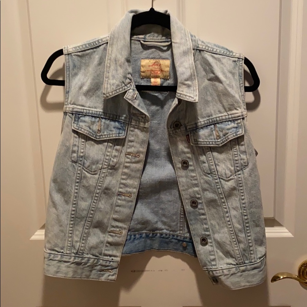 Levi’s denim vest - Picture 1 of 2